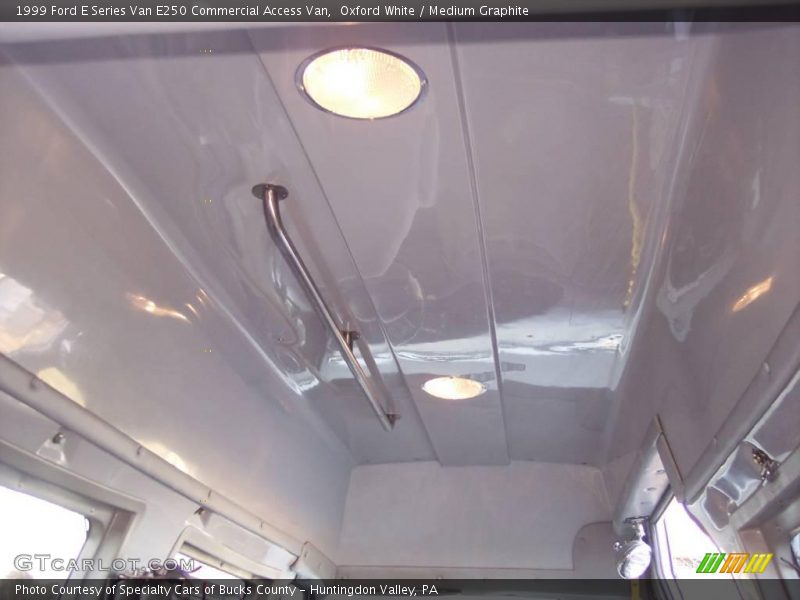 Oxford White / Medium Graphite 1999 Ford E Series Van E250 Commercial Access Van