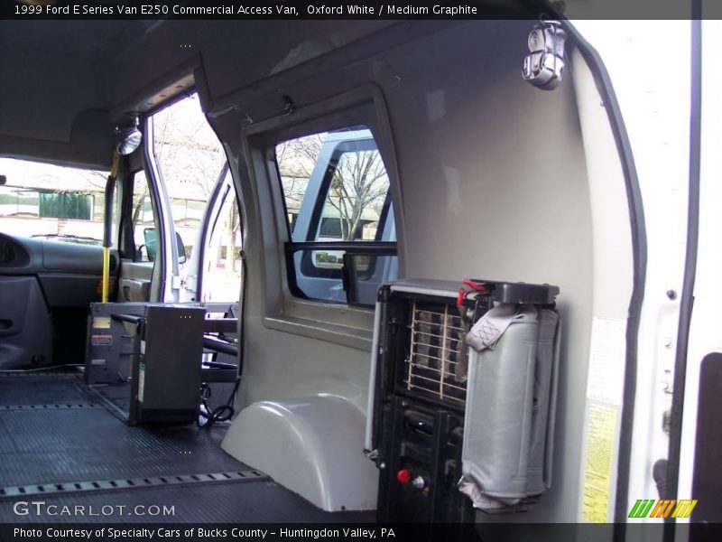Oxford White / Medium Graphite 1999 Ford E Series Van E250 Commercial Access Van