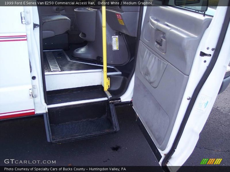 Oxford White / Medium Graphite 1999 Ford E Series Van E250 Commercial Access Van