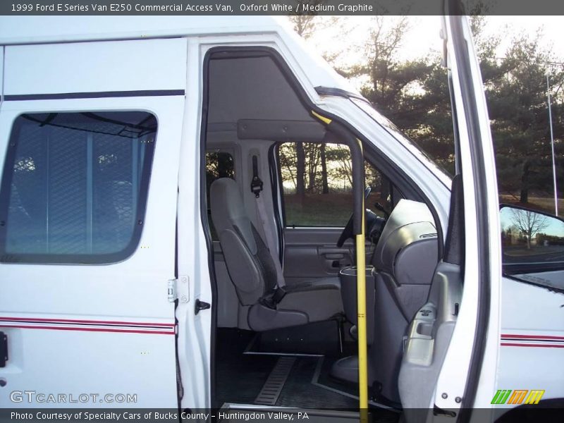Oxford White / Medium Graphite 1999 Ford E Series Van E250 Commercial Access Van
