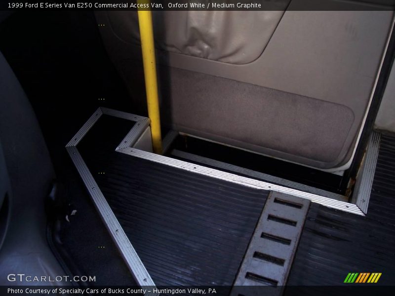 Oxford White / Medium Graphite 1999 Ford E Series Van E250 Commercial Access Van