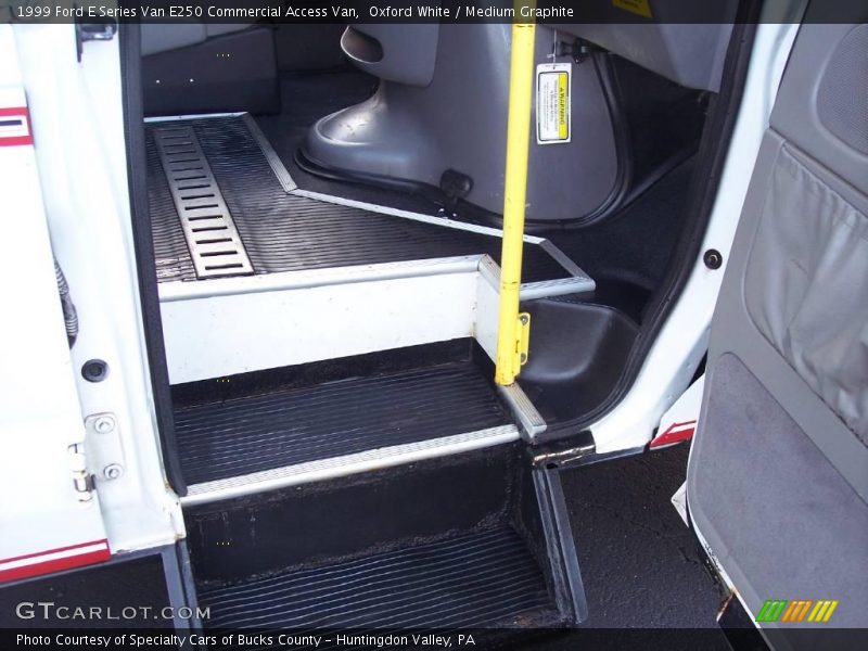 Oxford White / Medium Graphite 1999 Ford E Series Van E250 Commercial Access Van