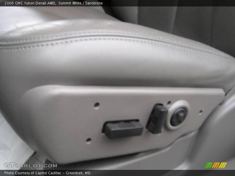Summit White / Sandstone 2006 GMC Yukon Denali AWD