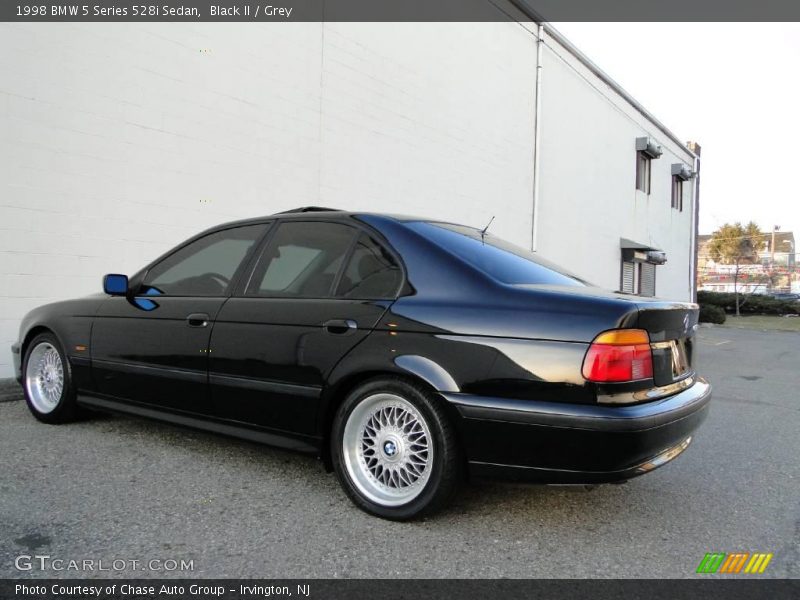 Black II / Grey 1998 BMW 5 Series 528i Sedan