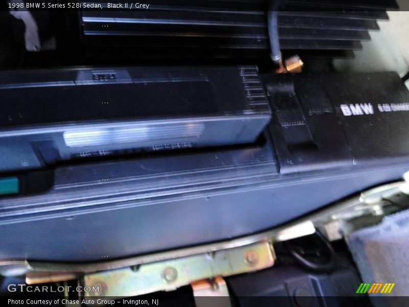 Black II / Grey 1998 BMW 5 Series 528i Sedan