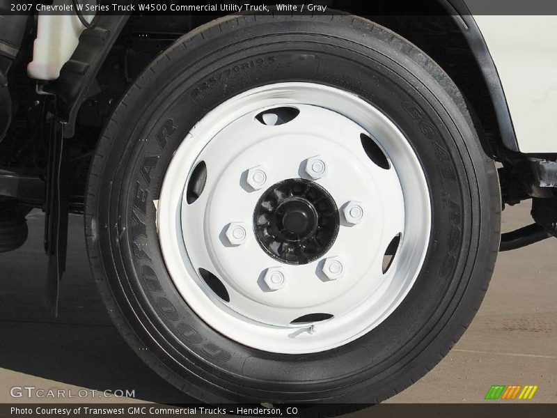 White / Gray 2007 Chevrolet W Series Truck W4500 Commercial Utility Truck