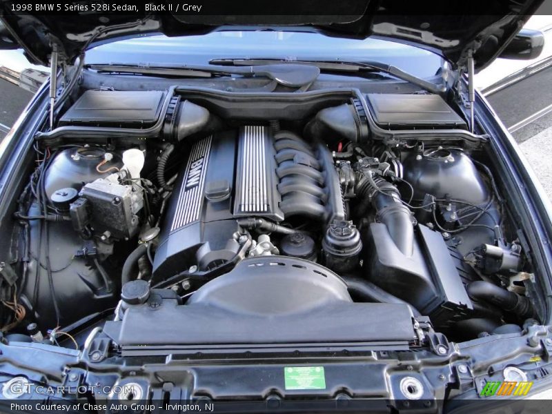 Black II / Grey 1998 BMW 5 Series 528i Sedan