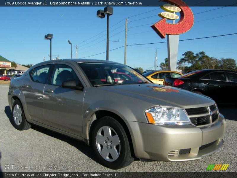 Light Sandstone Metallic / Dark Khaki/Light Graystone 2009 Dodge Avenger SE