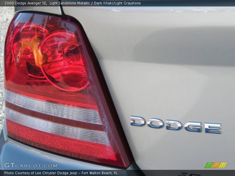 Light Sandstone Metallic / Dark Khaki/Light Graystone 2009 Dodge Avenger SE