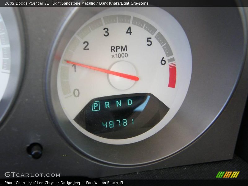 Light Sandstone Metallic / Dark Khaki/Light Graystone 2009 Dodge Avenger SE