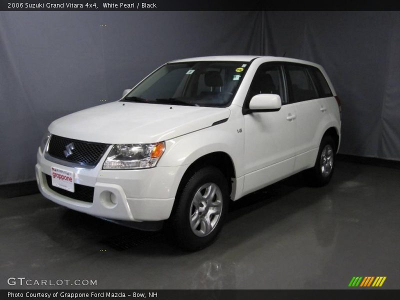 White Pearl / Black 2006 Suzuki Grand Vitara 4x4