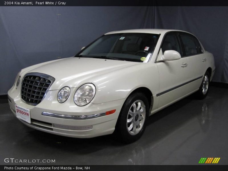 Pearl White / Gray 2004 Kia Amanti