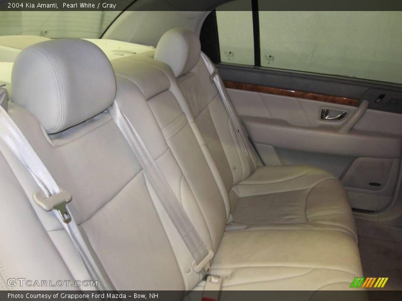 Pearl White / Gray 2004 Kia Amanti