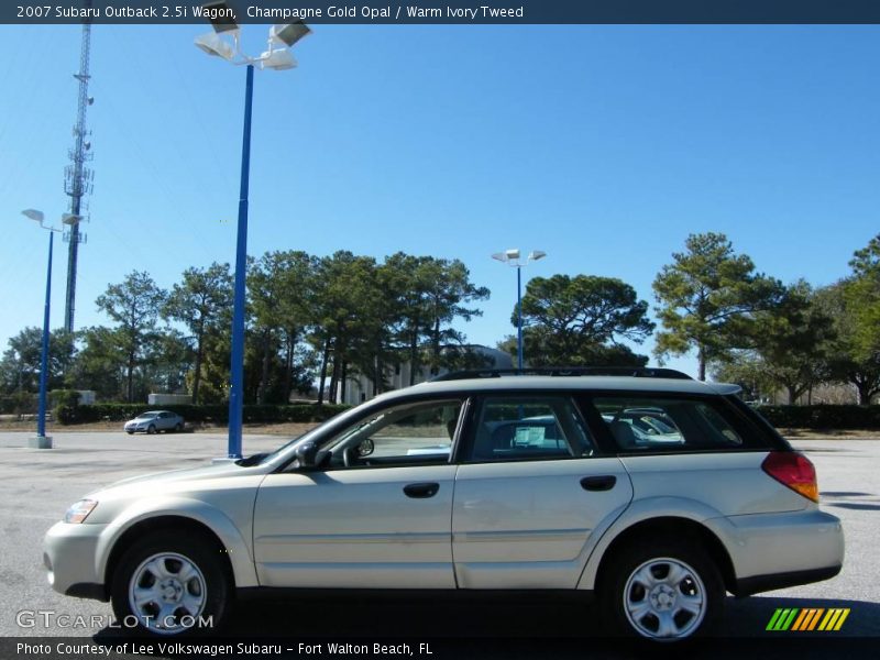 Champagne Gold Opal / Warm Ivory Tweed 2007 Subaru Outback 2.5i Wagon