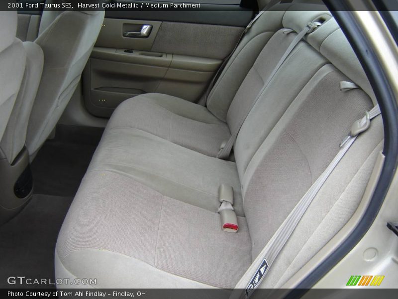 Harvest Gold Metallic / Medium Parchment 2001 Ford Taurus SES