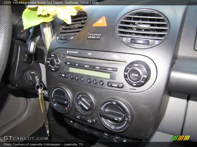 Sunflower Yellow / Grey 2005 Volkswagen New Beetle GLS Coupe