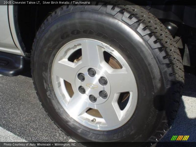 Silver Birch Metallic / Tan/Neutral 2005 Chevrolet Tahoe LT