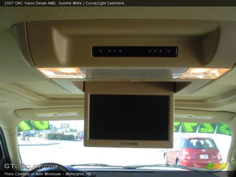 Summit White / Cocoa/Light Cashmere 2007 GMC Yukon Denali AWD