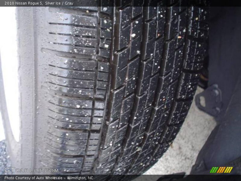 Silver Ice / Gray 2010 Nissan Rogue S