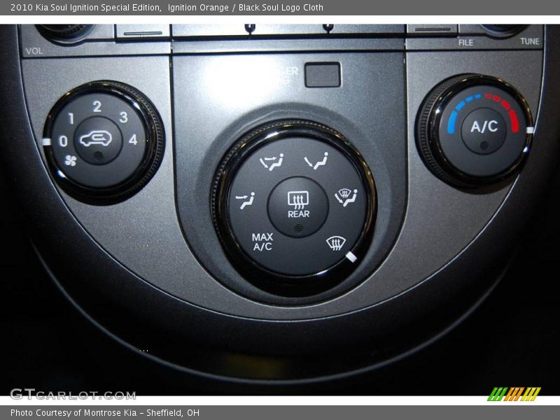 Ignition Orange / Black Soul Logo Cloth 2010 Kia Soul Ignition Special Edition