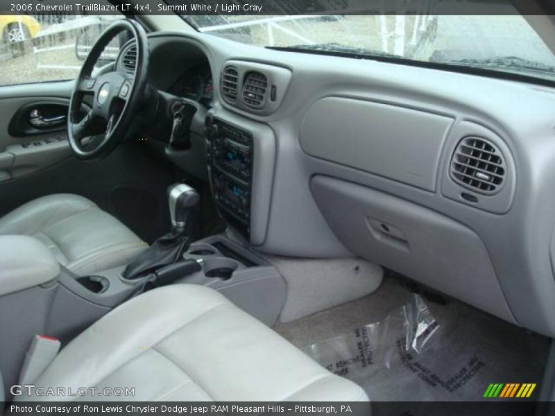 Summit White / Light Gray 2006 Chevrolet TrailBlazer LT 4x4