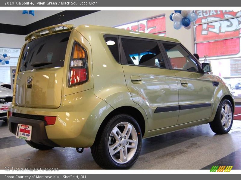 Alien Green / Black Soul Logo Cloth 2010 Kia Soul +