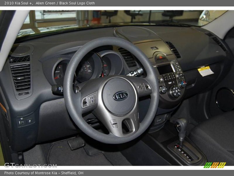 Alien Green / Black Soul Logo Cloth 2010 Kia Soul +