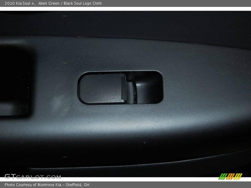 Alien Green / Black Soul Logo Cloth 2010 Kia Soul +