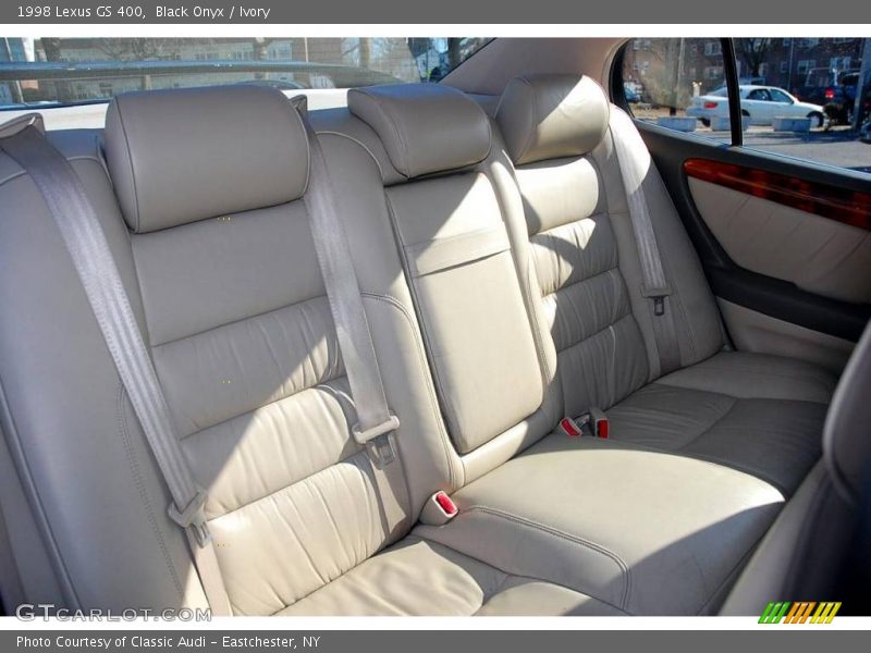 Black Onyx / Ivory 1998 Lexus GS 400