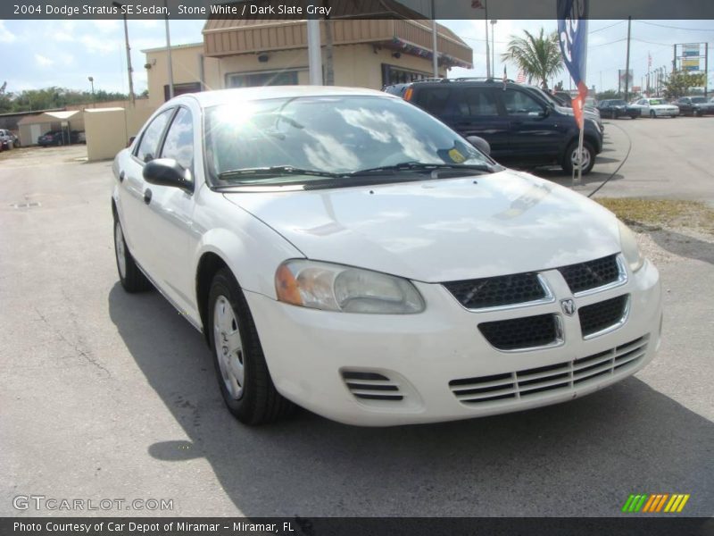 Stone White / Dark Slate Gray 2004 Dodge Stratus SE Sedan