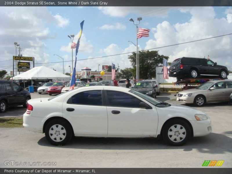 Stone White / Dark Slate Gray 2004 Dodge Stratus SE Sedan