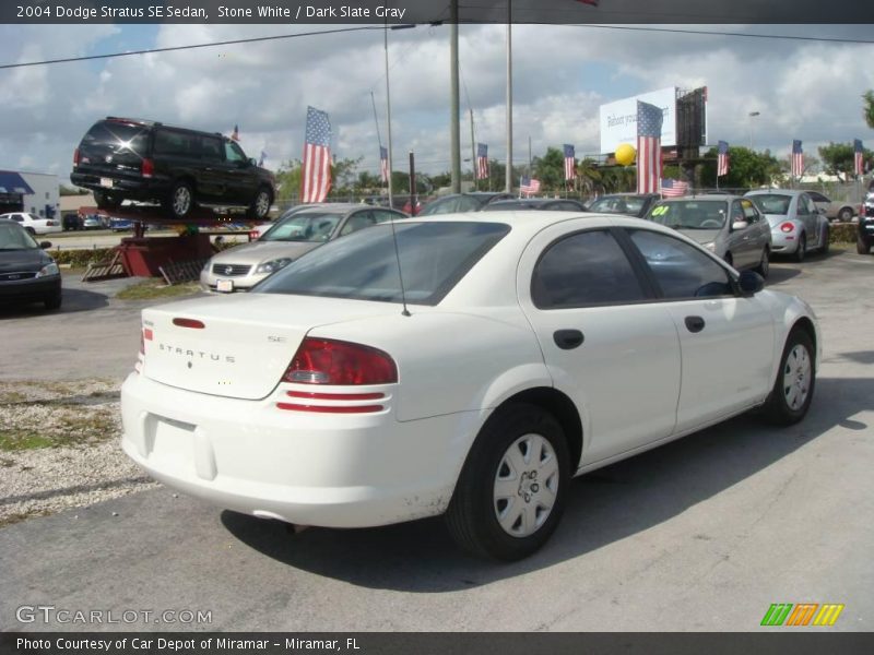 Stone White / Dark Slate Gray 2004 Dodge Stratus SE Sedan