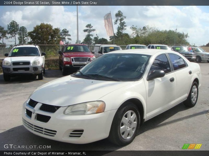 Stone White / Dark Slate Gray 2004 Dodge Stratus SE Sedan