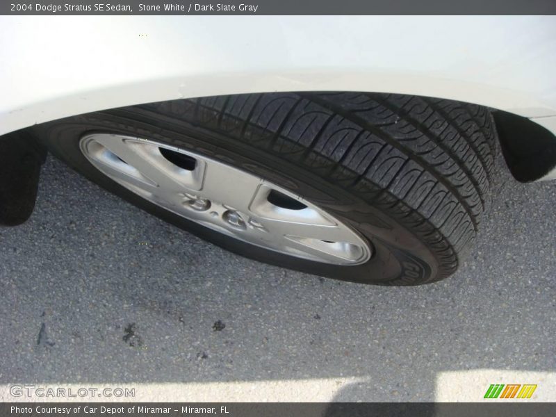 Stone White / Dark Slate Gray 2004 Dodge Stratus SE Sedan