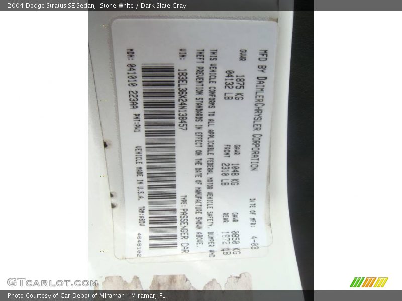 Stone White / Dark Slate Gray 2004 Dodge Stratus SE Sedan