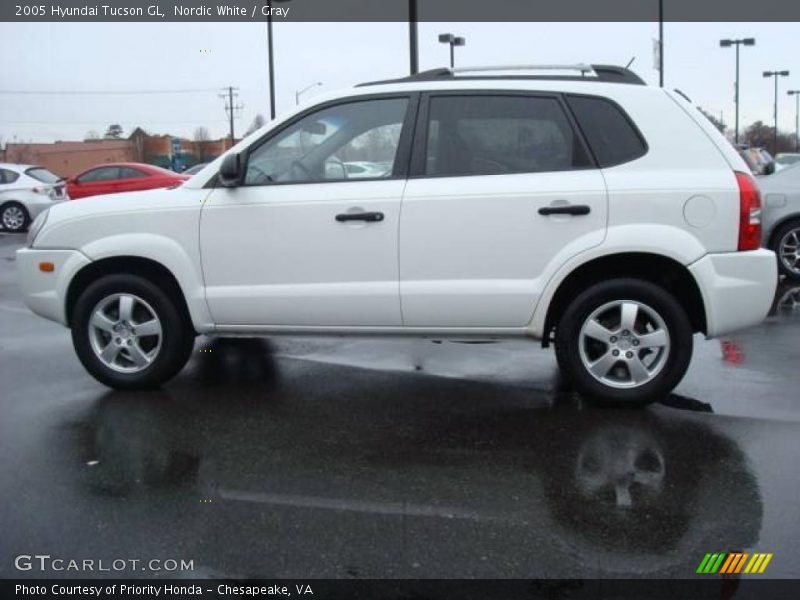 Nordic White / Gray 2005 Hyundai Tucson GL