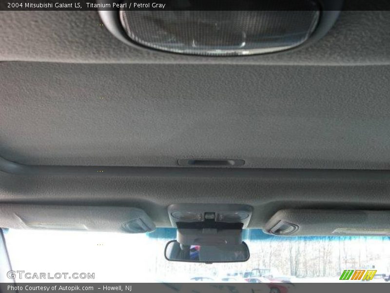 Titanium Pearl / Petrol Gray 2004 Mitsubishi Galant LS