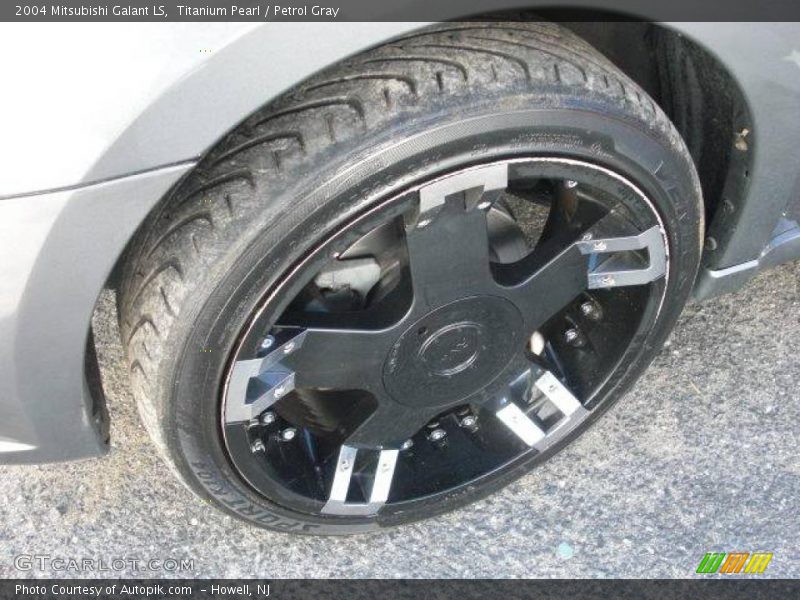 Titanium Pearl / Petrol Gray 2004 Mitsubishi Galant LS