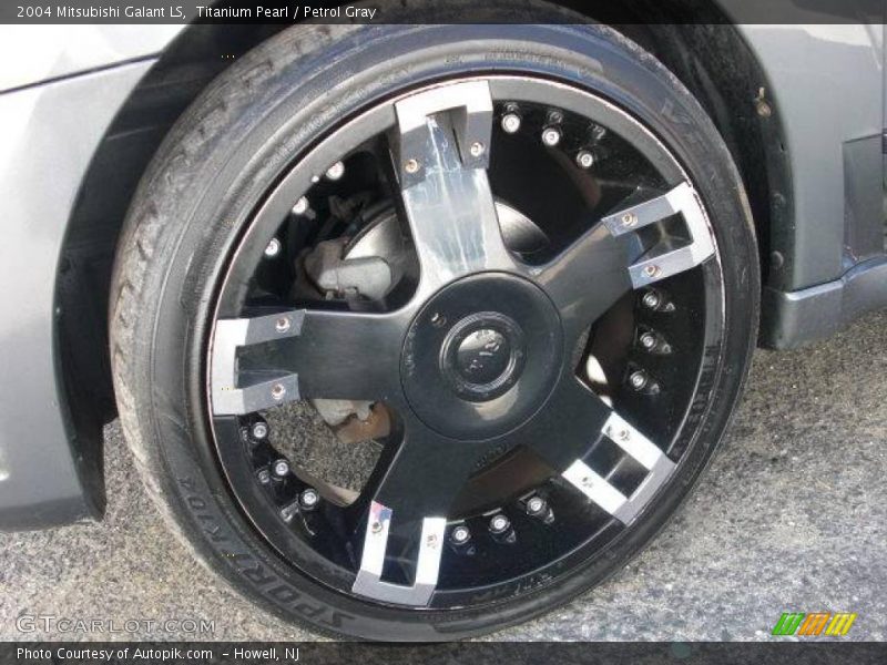 Titanium Pearl / Petrol Gray 2004 Mitsubishi Galant LS