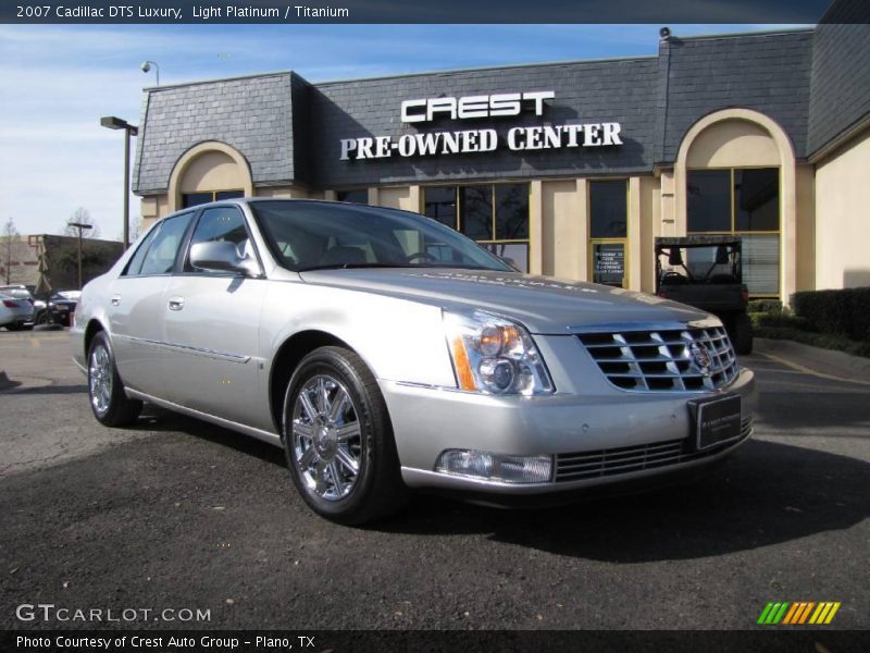 Light Platinum / Titanium 2007 Cadillac DTS Luxury