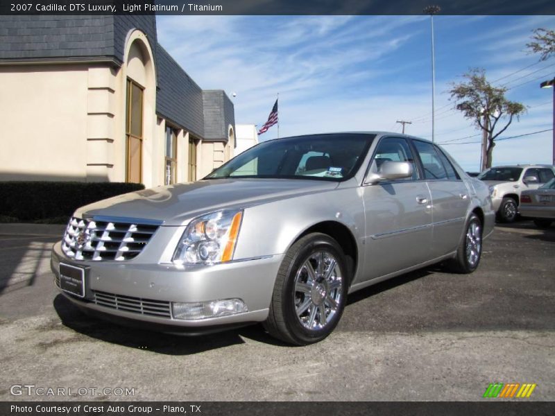 Light Platinum / Titanium 2007 Cadillac DTS Luxury
