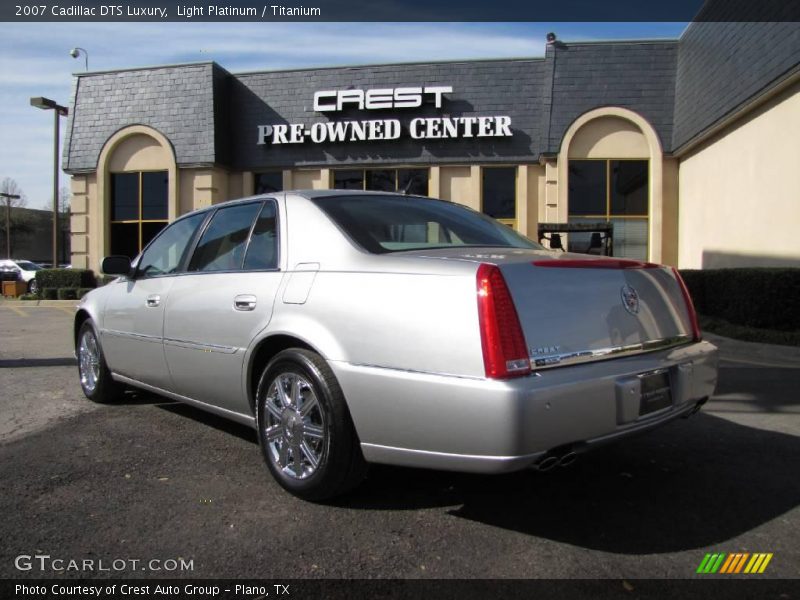 Light Platinum / Titanium 2007 Cadillac DTS Luxury