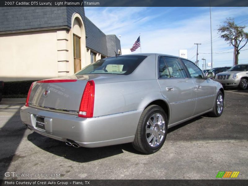 Light Platinum / Titanium 2007 Cadillac DTS Luxury