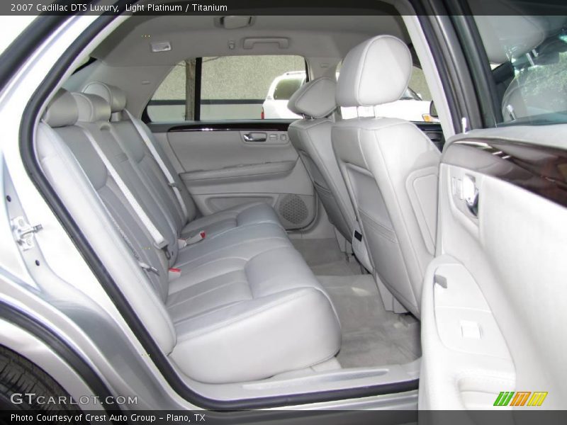 Light Platinum / Titanium 2007 Cadillac DTS Luxury