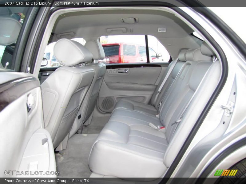Light Platinum / Titanium 2007 Cadillac DTS Luxury