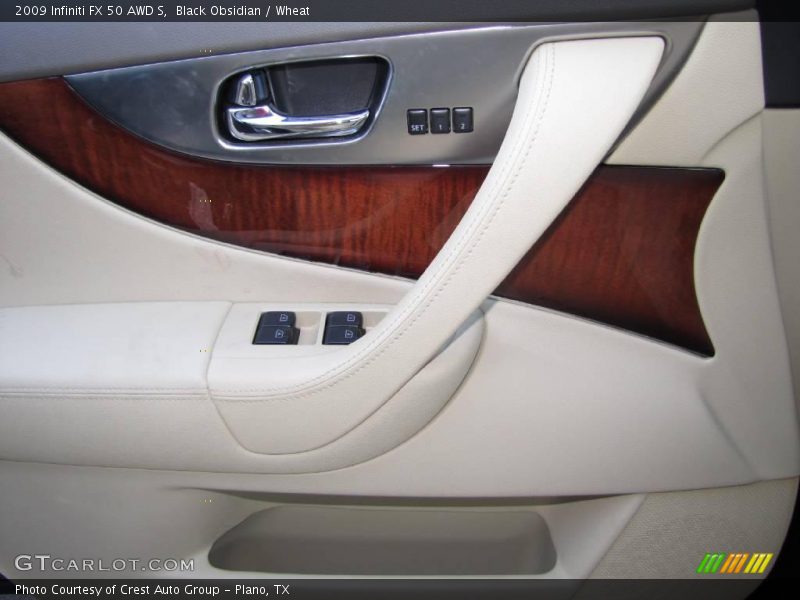 Door Panel of 2009 FX 50 AWD S