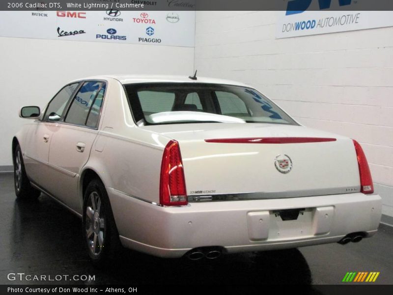 White Lightning / Cashmere 2006 Cadillac DTS