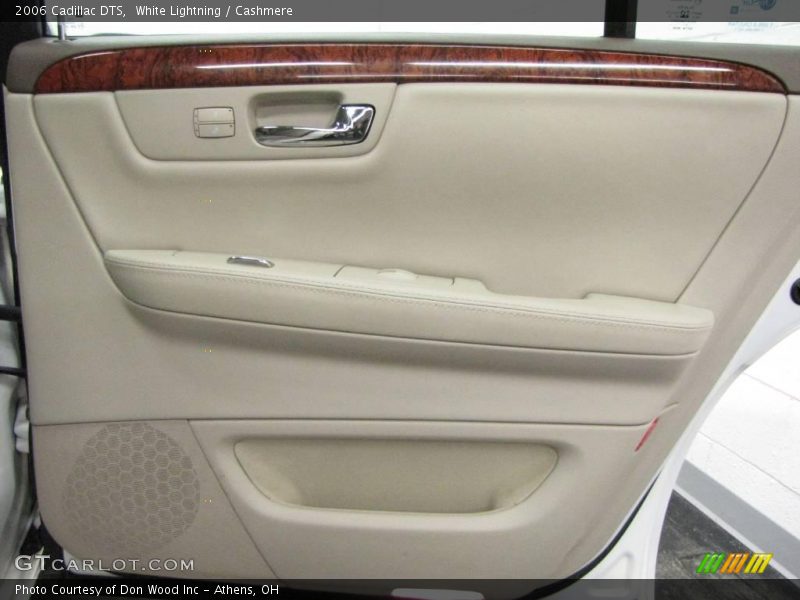 White Lightning / Cashmere 2006 Cadillac DTS