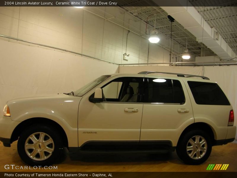 Ceramic White Tri Coat / Dove Grey 2004 Lincoln Aviator Luxury