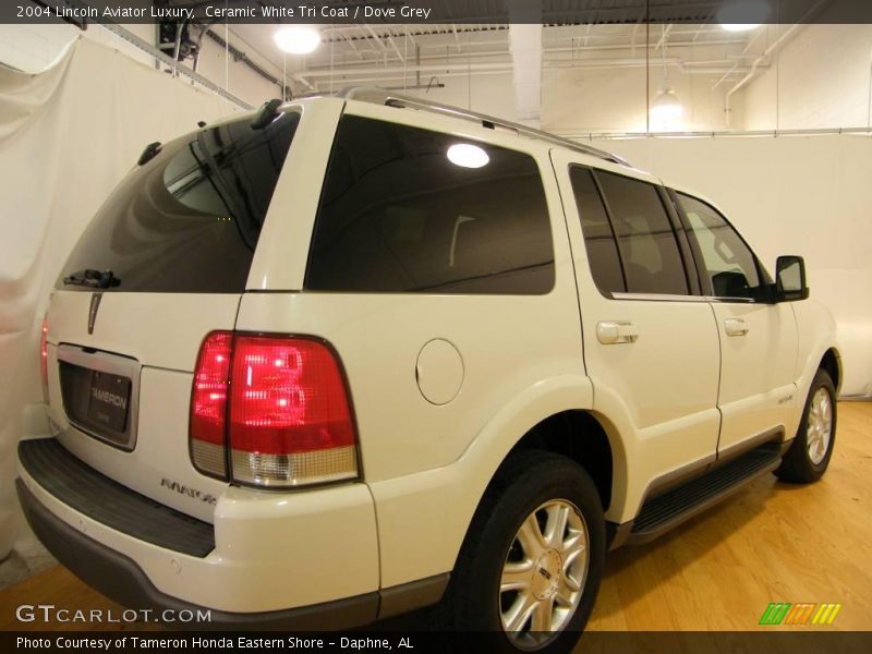 Ceramic White Tri Coat / Dove Grey 2004 Lincoln Aviator Luxury